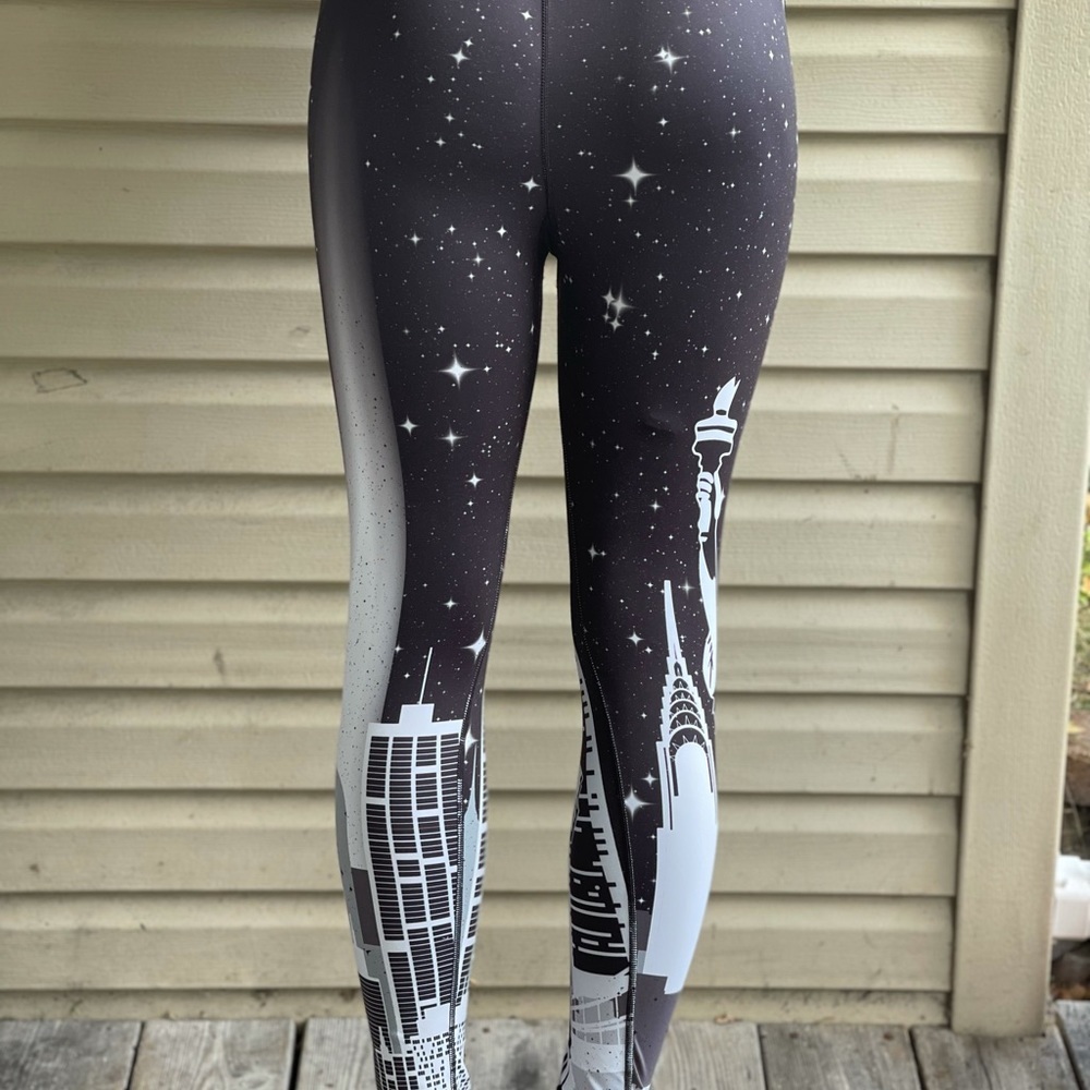 KALI black & white Statue of Liberty leggings
